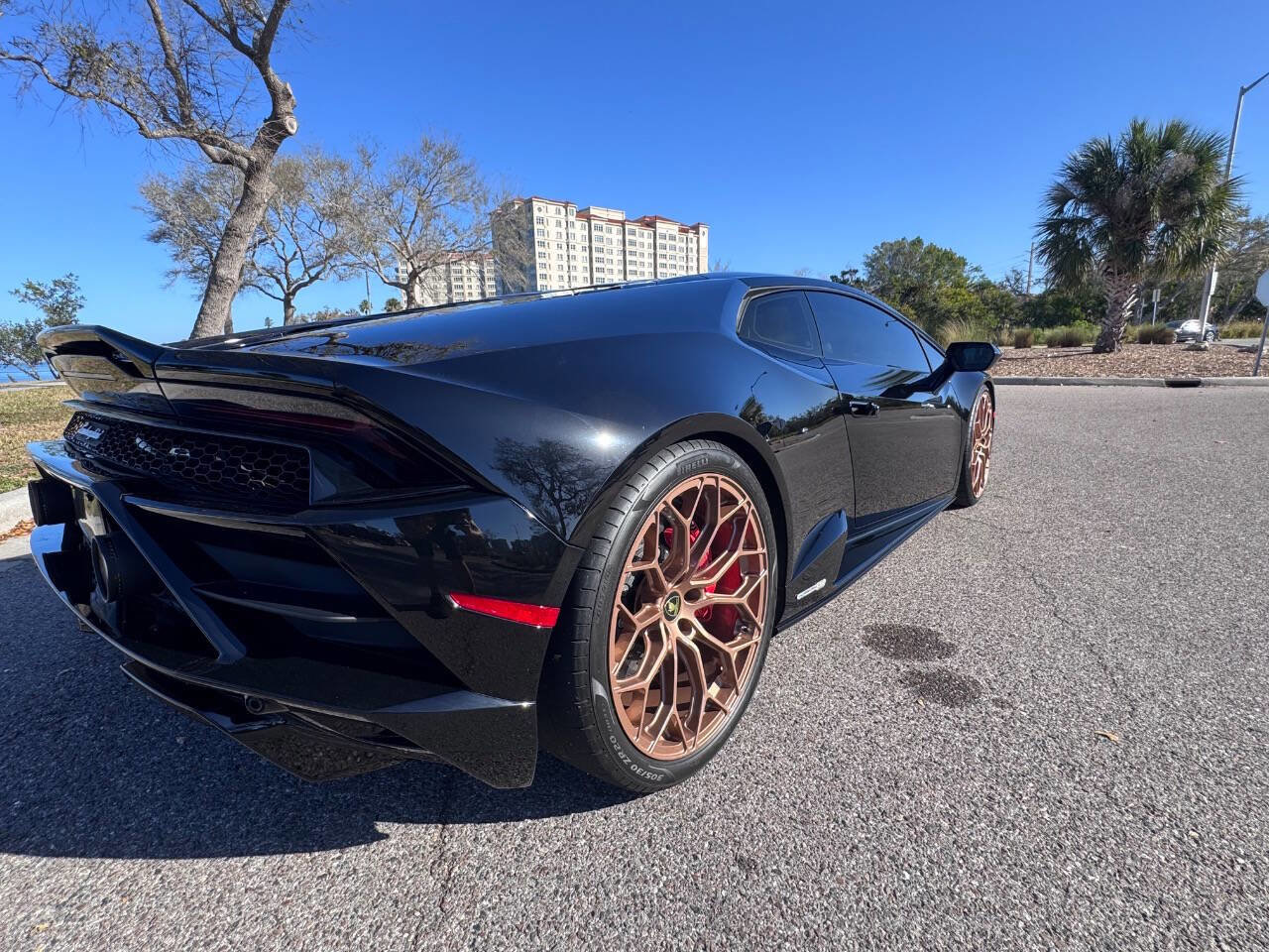 Used 2022 Lamborghini Huracan EVO image 20