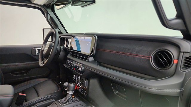 Used 2025 Jeep Wrangler Unlimited Rubicon image 21