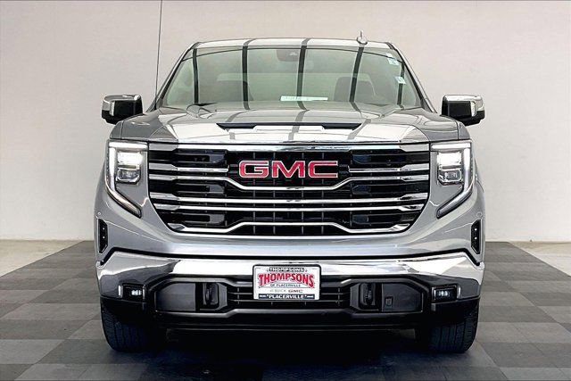 Used 2023 GMC Sierra 1500 SLT w/ SLT Premium Package AWD/4WD image 2