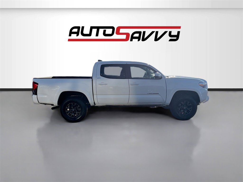 Used 2022 Toyota Tacoma SR5 w/ Technology Package image 8
