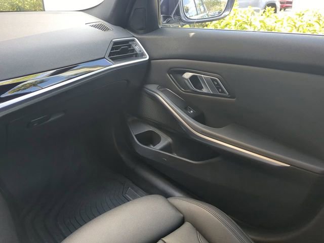 Used 2019 BMW 330i Sedan w/ Convenience Package image 17