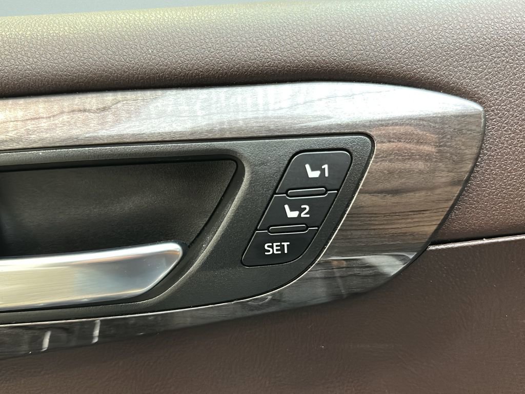 Used 2022 Toyota Highlander Platinum AWD/4WD image 12