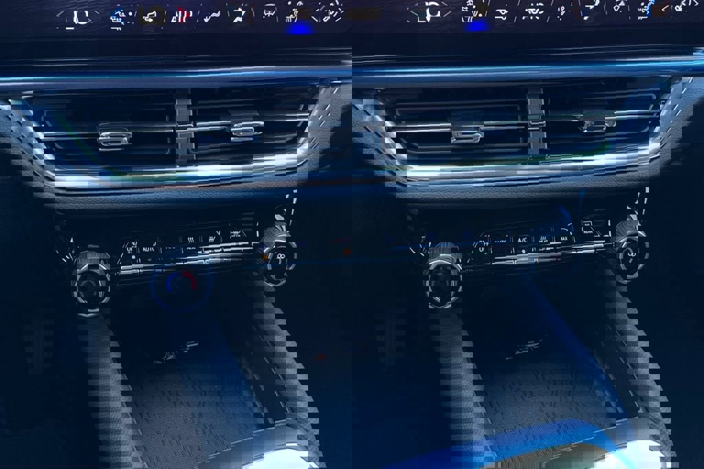 New 2026 Chevrolet Equinox EV LT w/ LPO, Blackout Package image 21