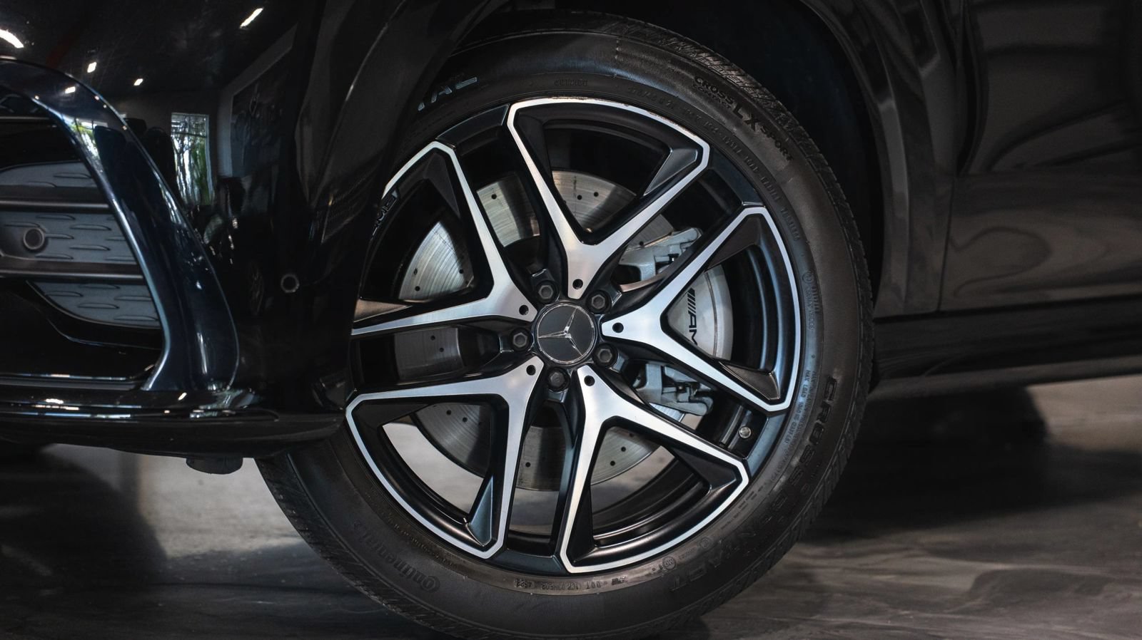 Used 2024 Mercedes-Benz GLE 53 AMG 4MATIC Coupe w/ Driver Assistance Package image 11