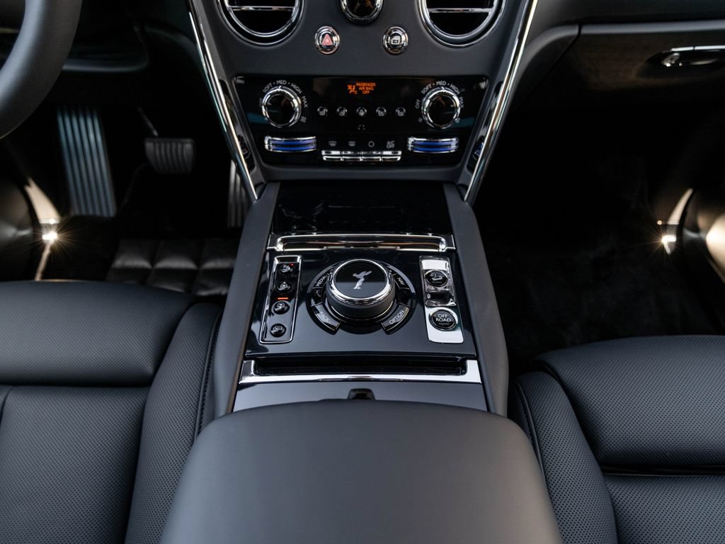 New 2026 Rolls-Royce Cullinan AWD/4WD image 18