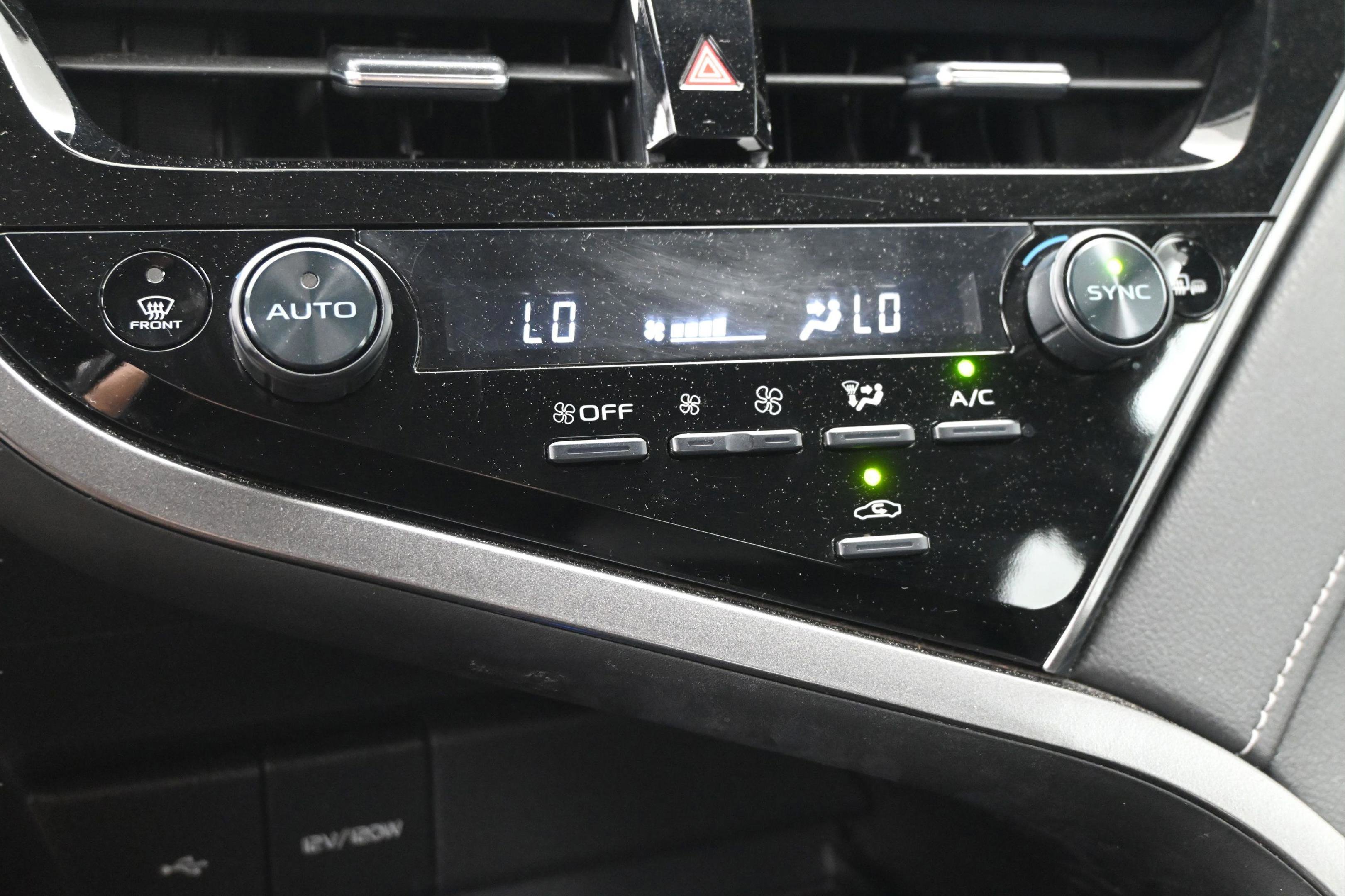 Certified 2024 Toyota Camry SE FWD image 30