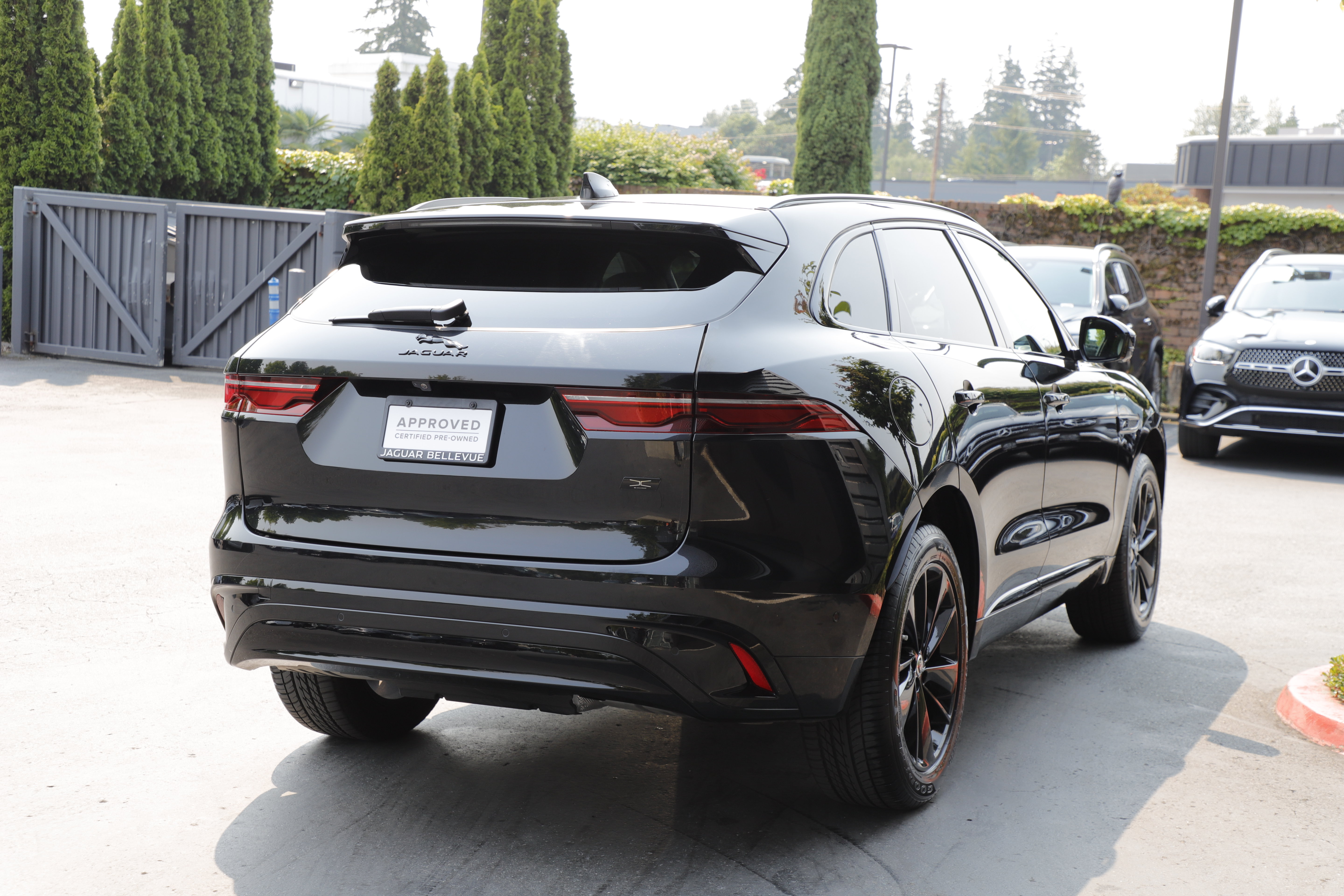 Certified 2026 Jaguar F-PACE R-Dynamic S AWD/4WD image 10