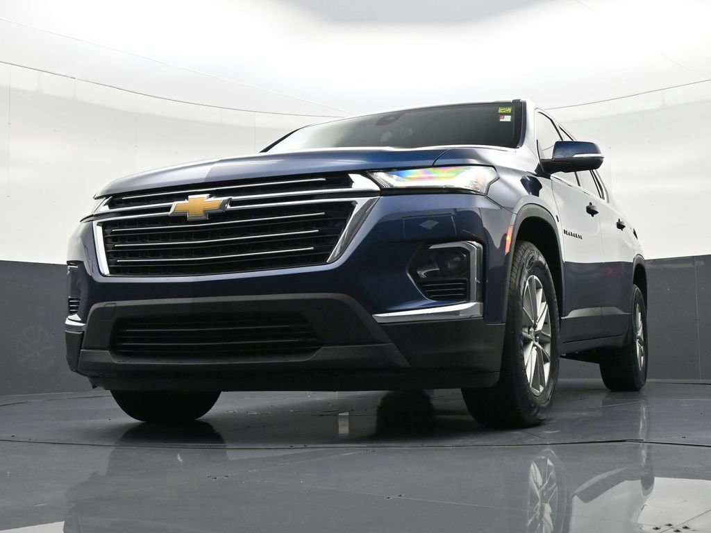 Used 2023 Chevrolet Traverse LT image 32