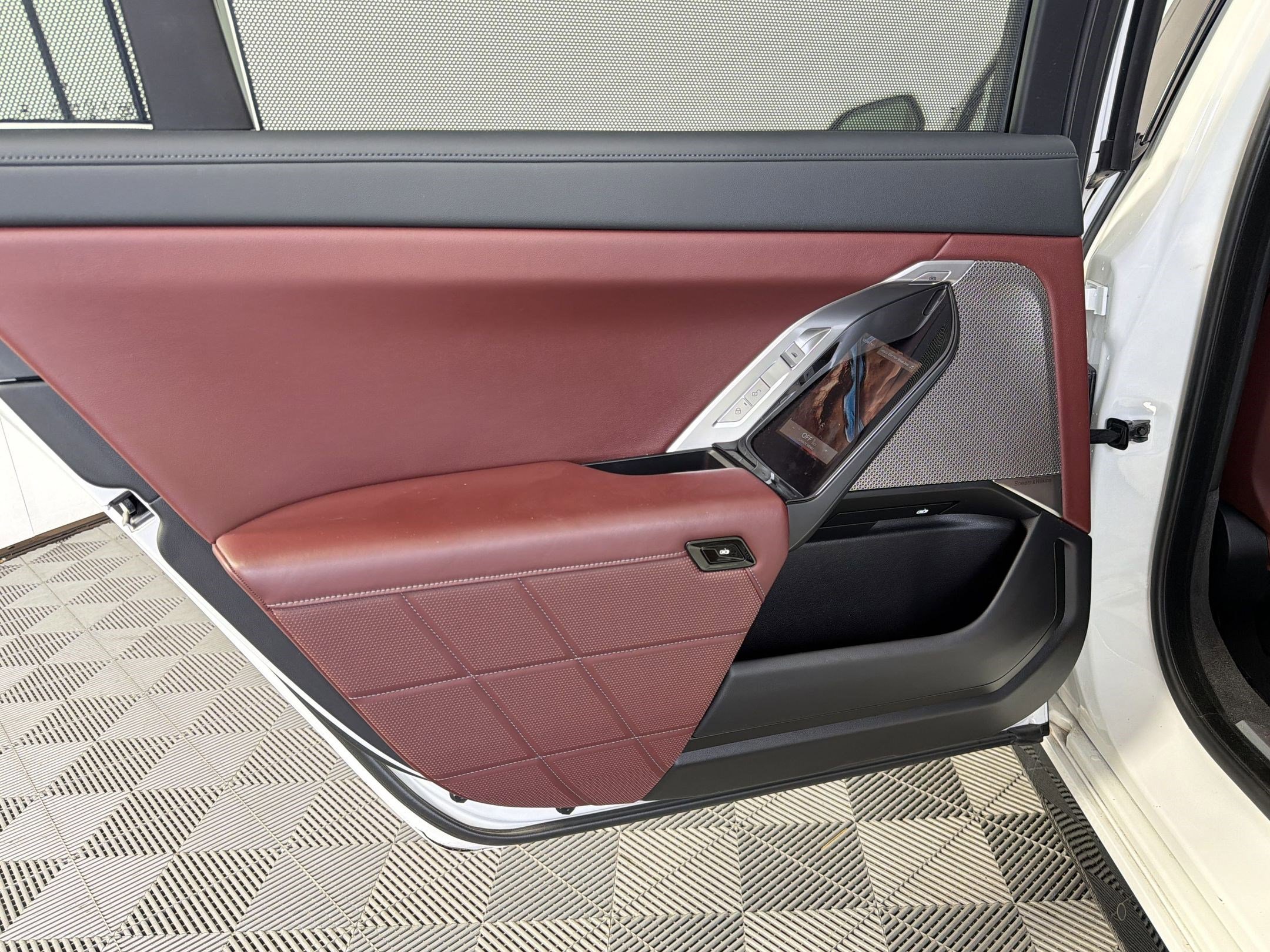 Certified 2024 BMW 740i RWD image 23