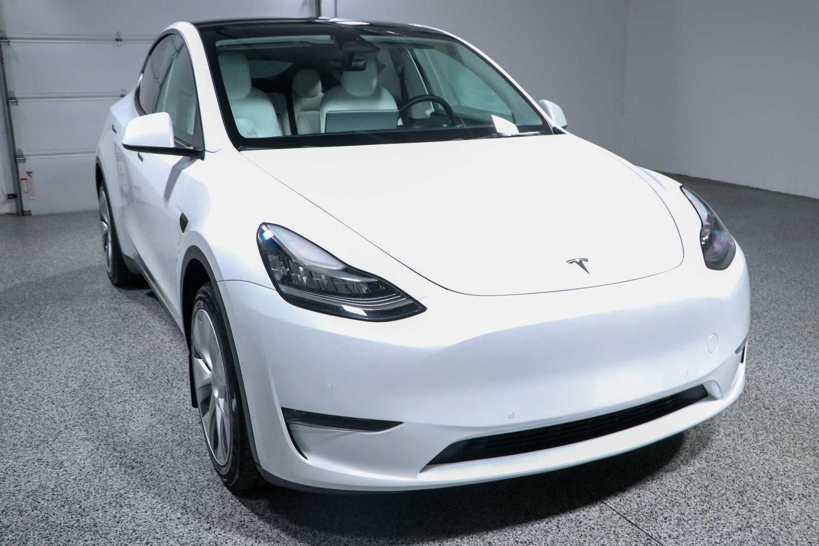 Used 2022 Tesla Model Y Long Range AWD/4WD image 5