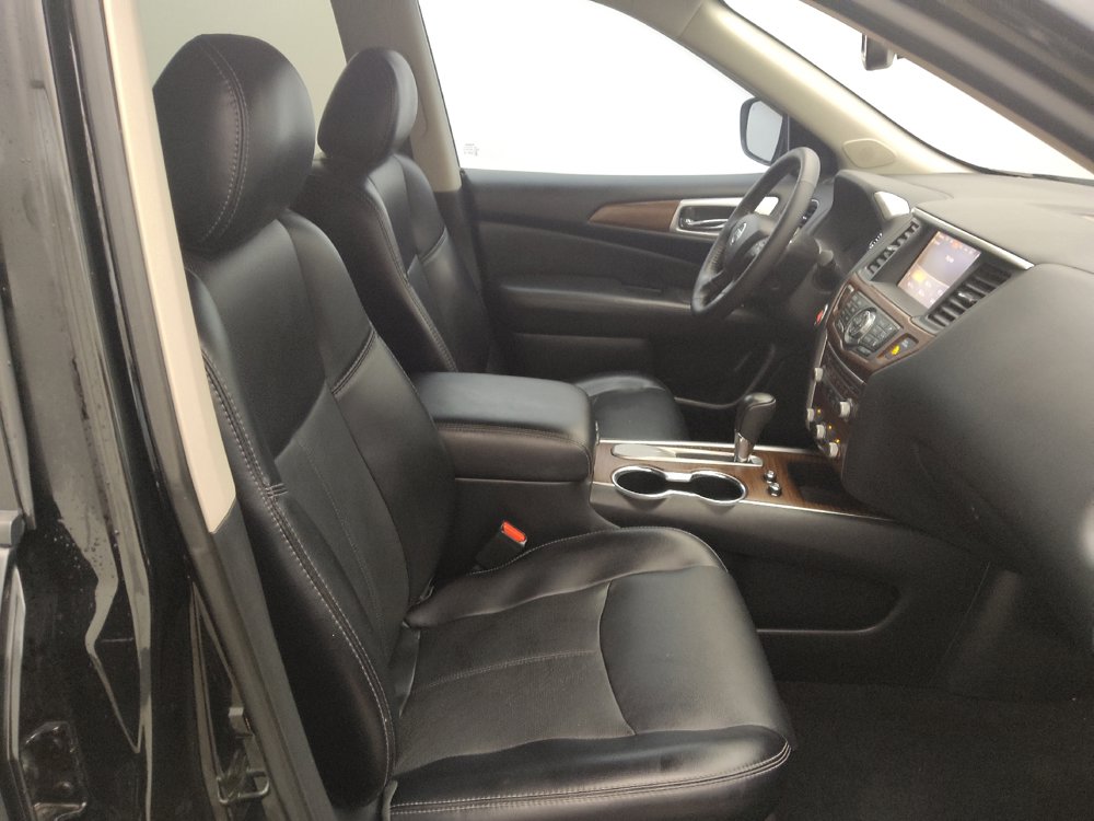 Used 2020 Nissan Pathfinder Platinum FWD image 21