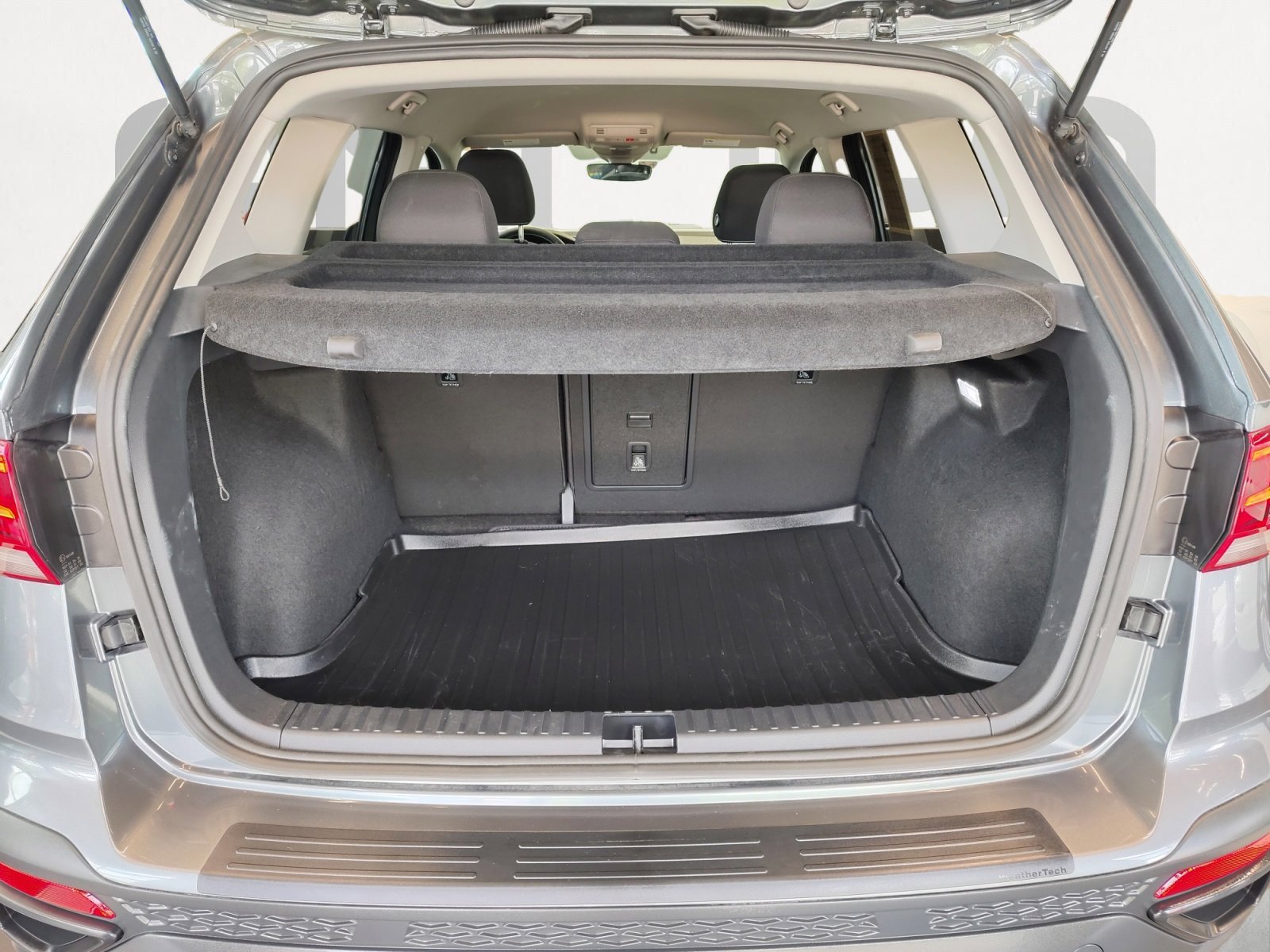 Used 2024 Volkswagen Taos S w/ MDO Package FWD image 16