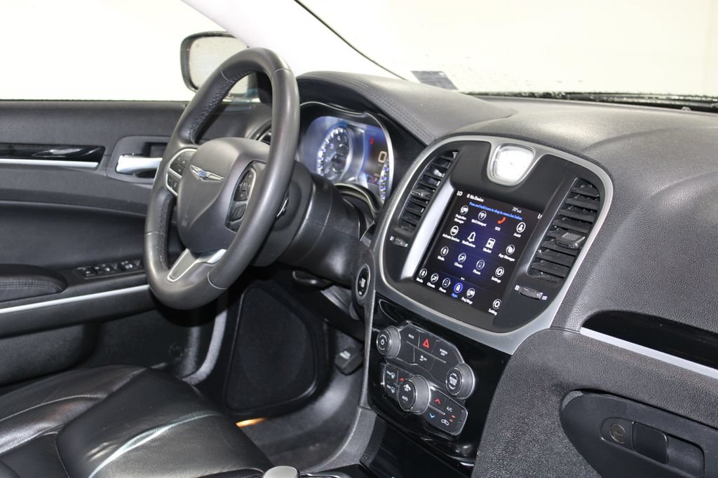 Used 2023 Chrysler 300 Touring AWD/4WD image 27