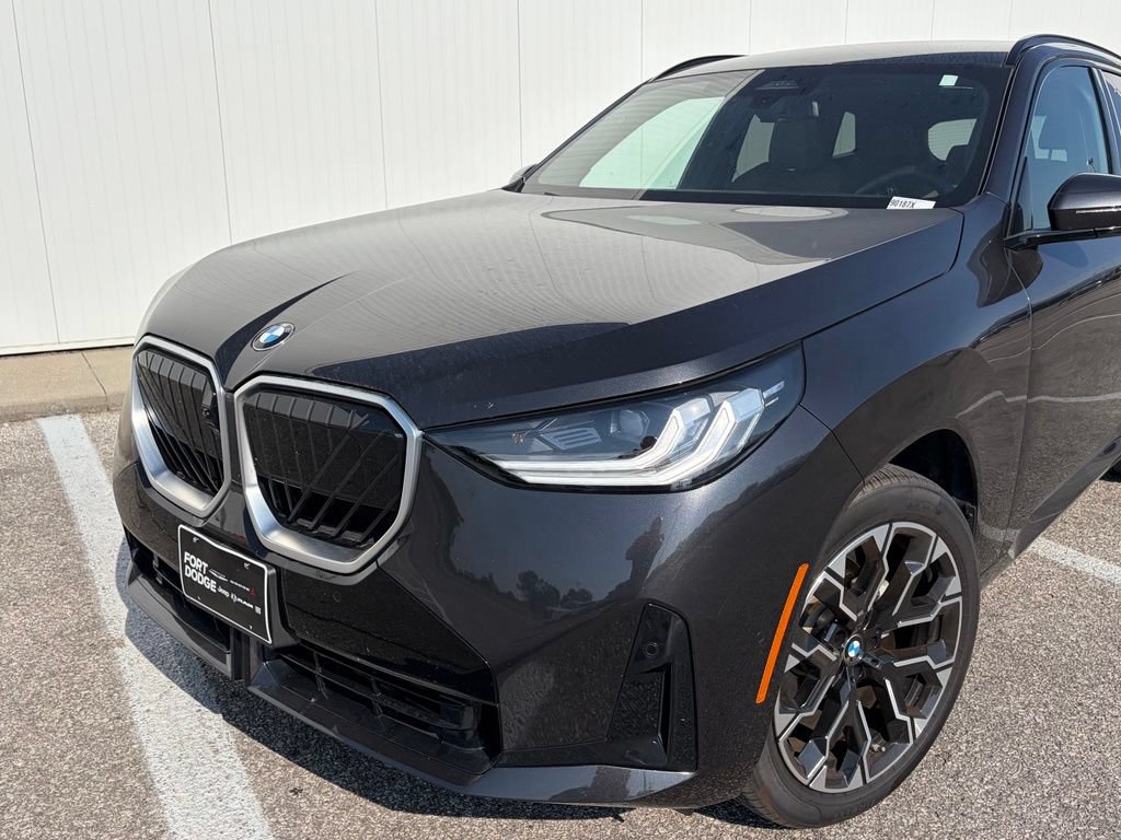 Used 2025 BMW X3 xDrive30i w/ Premium Package AWD/4WD image 2