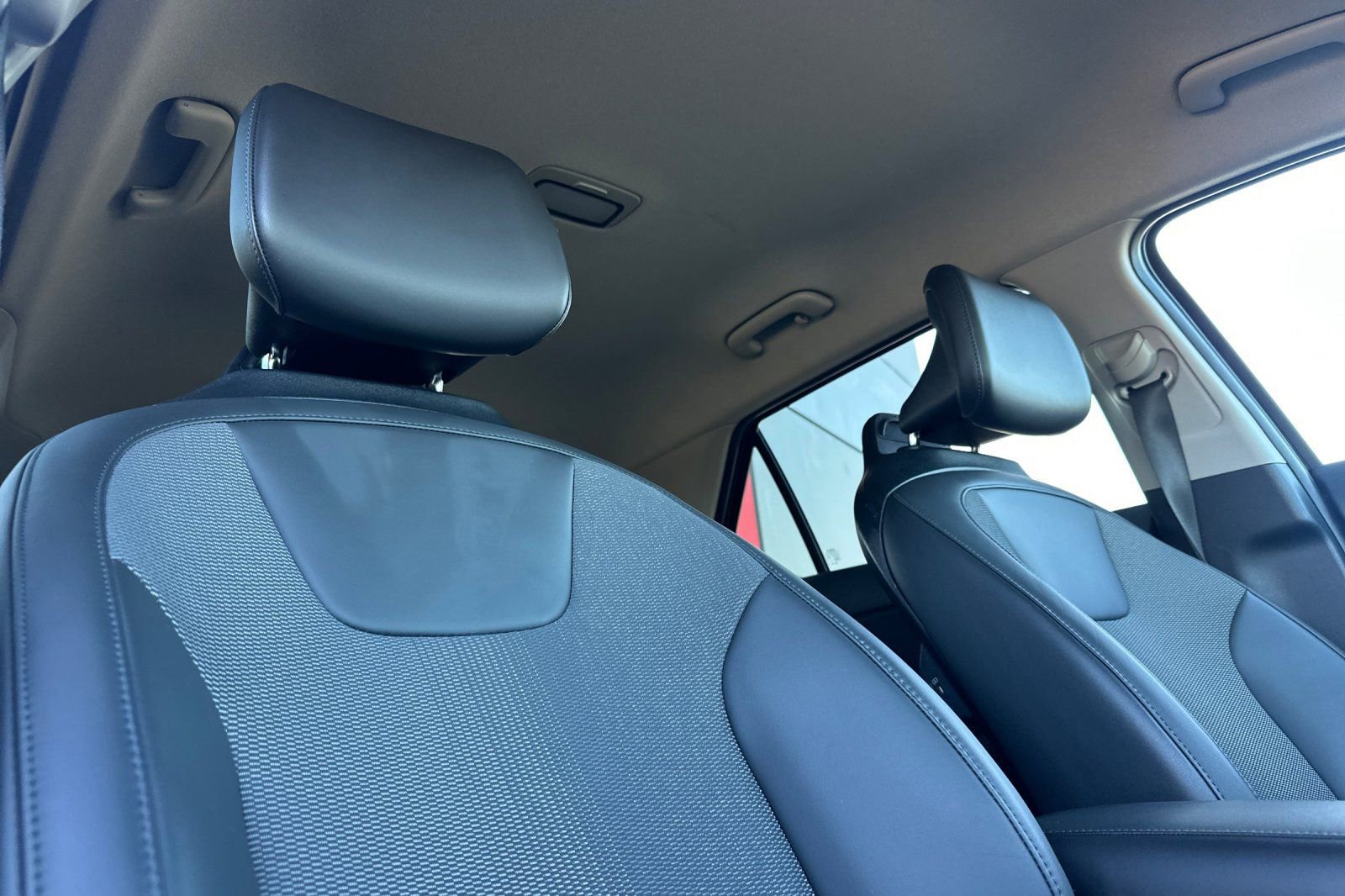 Certified 2025 Kia Niro EX w/ EX Cold Weather Package image 21