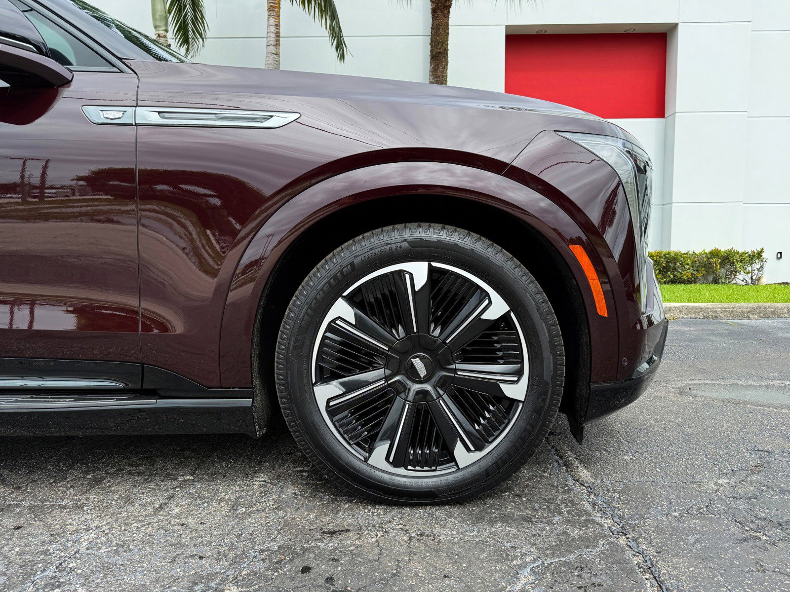 Used 2025 Cadillac Escalade IQ Sport 2 AWD/4WD image 3