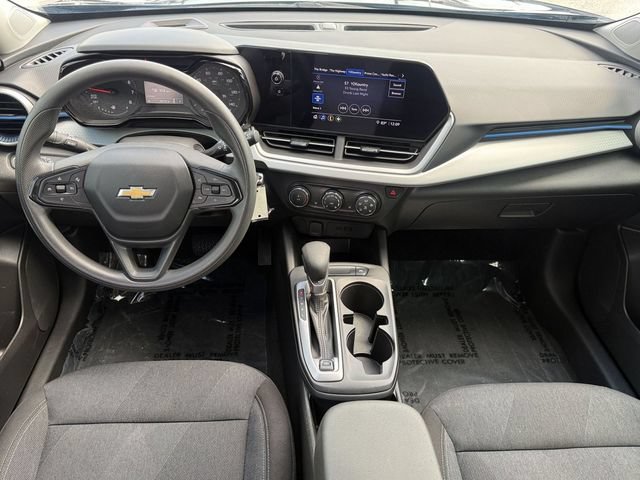 Used 2024 Chevrolet Trax LS w/ LS Convenience Package FWD image 14