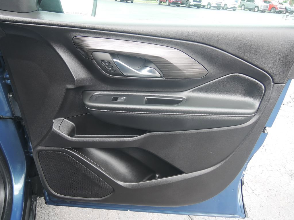 Used 2024 GMC Terrain SLT w/ Elevation Edition FWD image 36
