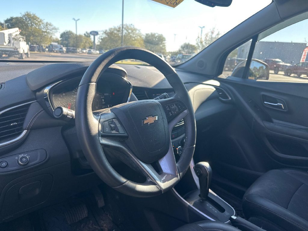 Used 2022 Chevrolet Trax LT w/ Sport Edition AWD/4WD image 14