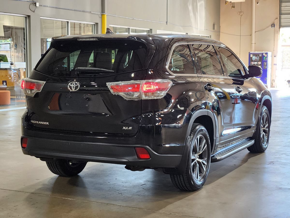 Used 2016 Toyota Highlander XLE FWD image 8