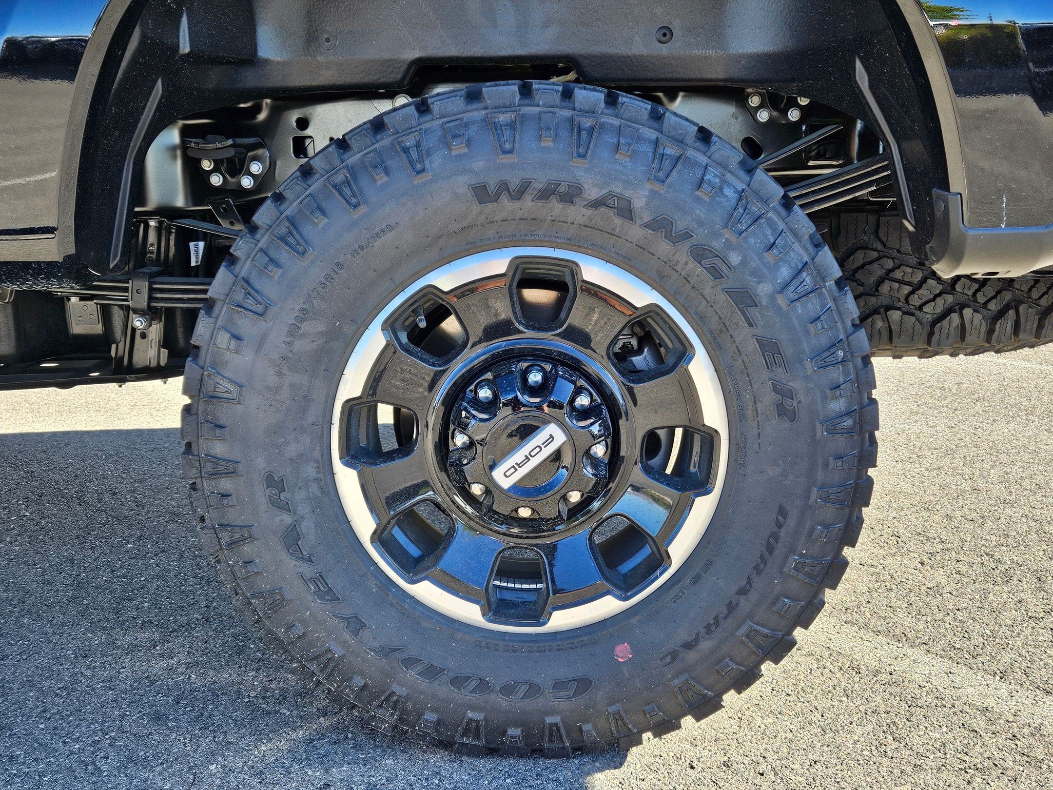 New 2025 Ford F350 Lariat w/ Tremor Off-Road Package AWD/4WD image 17