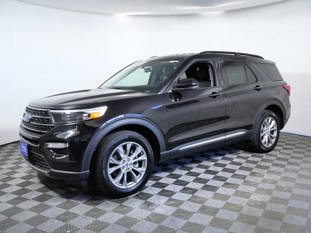 Certified 2024 Ford Explorer XLT w/ Equipment Group 202A AWD/4WD image 5