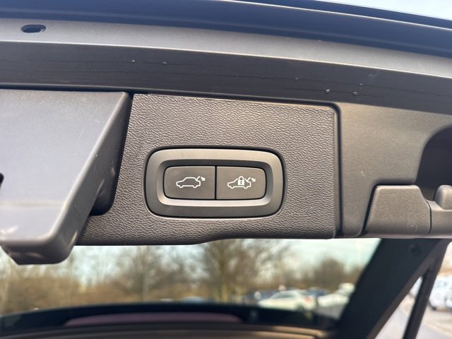 Used 2024 Volvo XC60 B5 Plus image 32