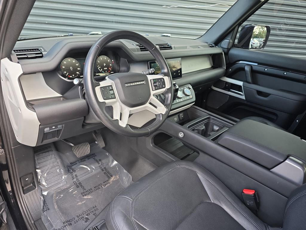 Used 2024 Land Rover Defender 90 S image 4