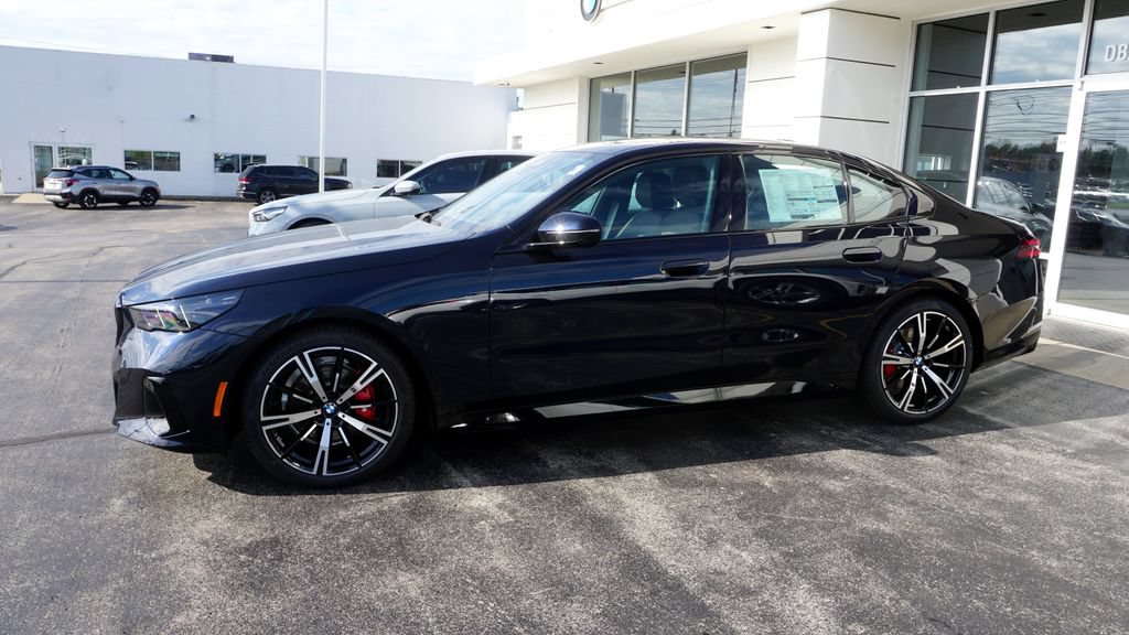 New 2027 BMW 530i xDrive w/ M Sport Package AWD/4WD image 2