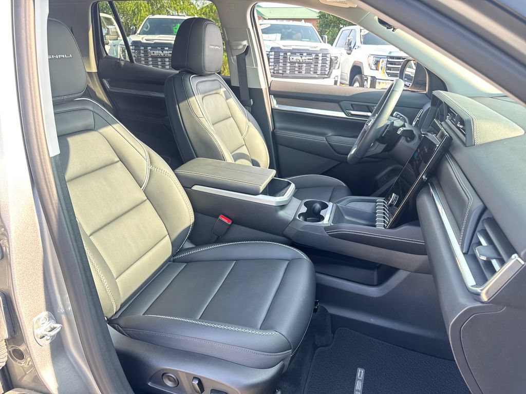 Used 2026 GMC Terrain Denali AWD/4WD image 11
