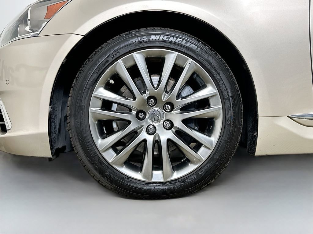 Used 2015 Lexus LS 460 w/ Comfort Package RWD image 39