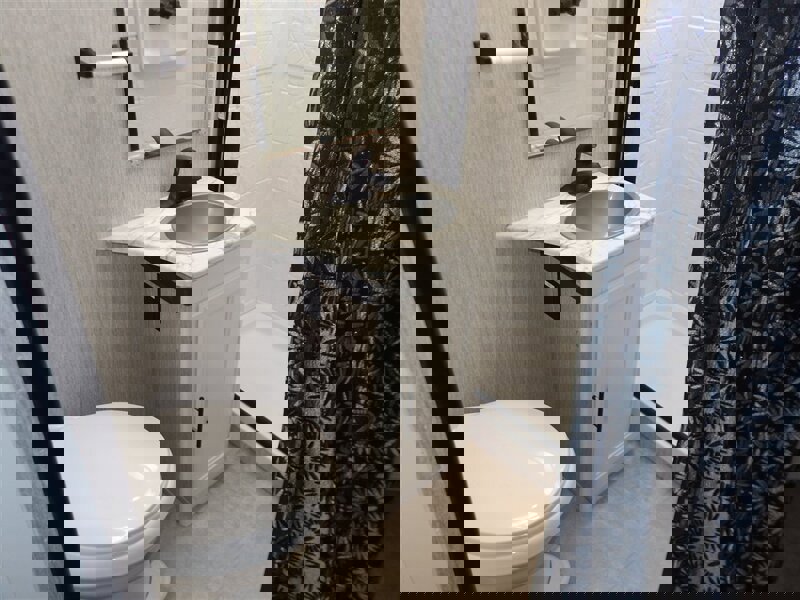 Used 2022 Ford E-450 and Econoline 450 Super Duty w/ Motorhome Prep Package image 35