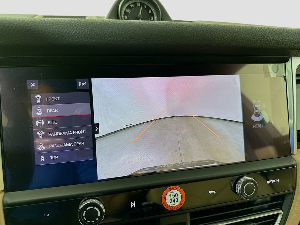 Certified 2026 Porsche Macan image 17