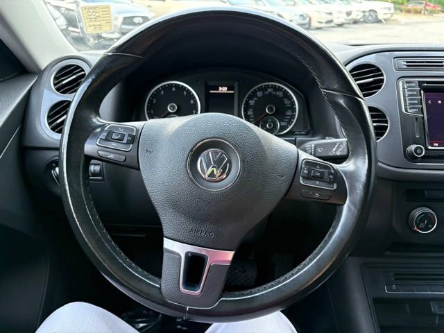 Used 2018 Volkswagen Tiguan Limited w/ Premium Package FWD image 15
