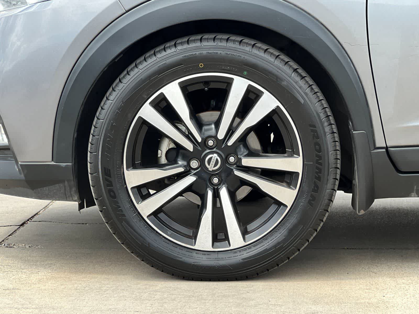 Used 2018 Nissan Kicks SR w/ Exterior Package FWD image 27