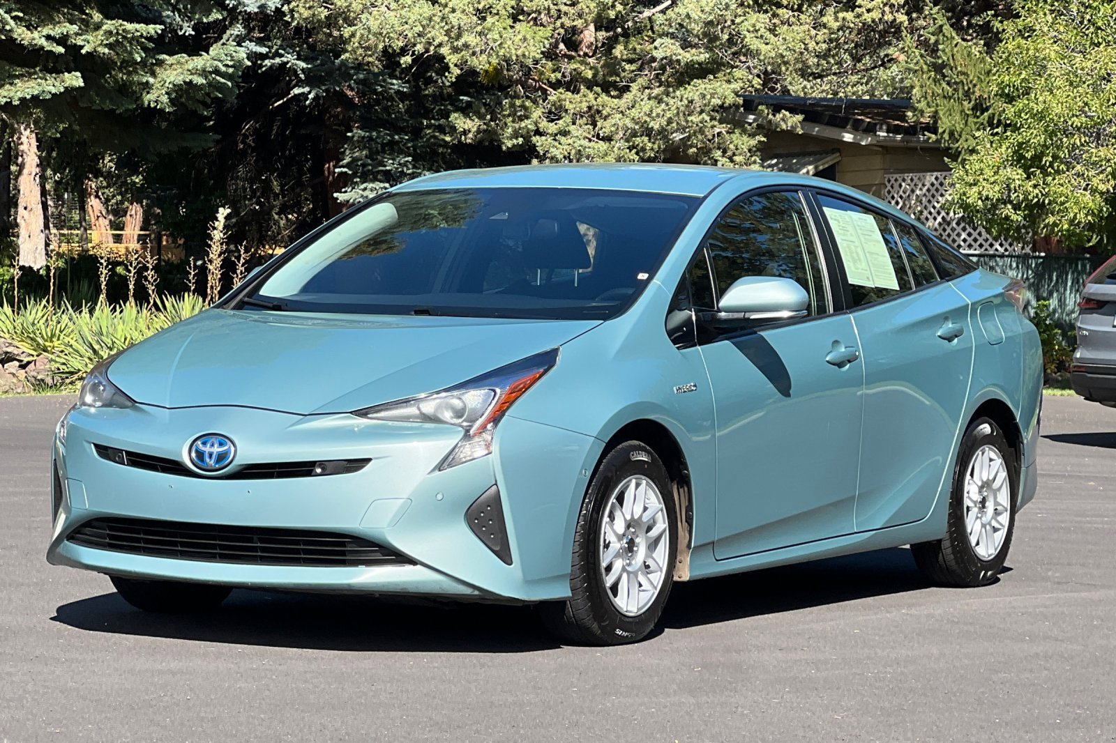 Used 2017 Toyota Prius Three image 9