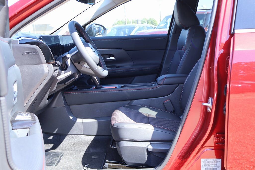 New 2026 Nissan Kicks SR image 7