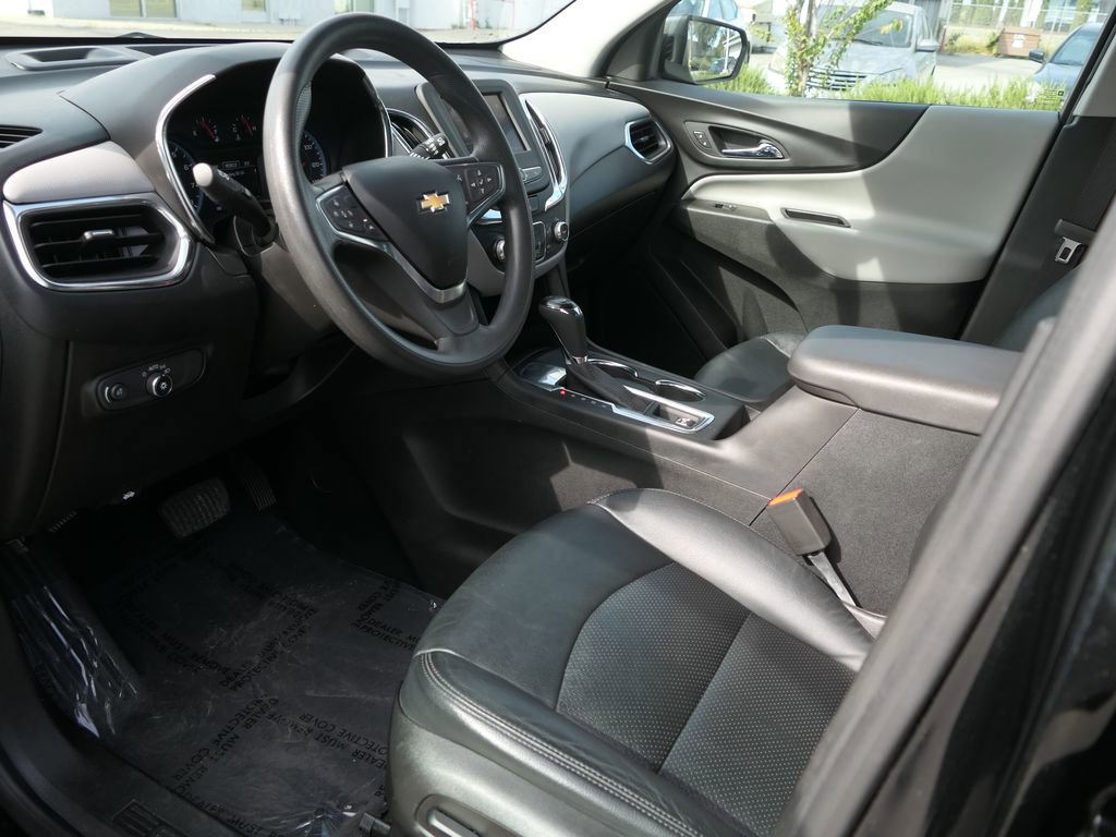 Used 2020 Chevrolet Equinox LS w/ LS Convenience Package image 12
