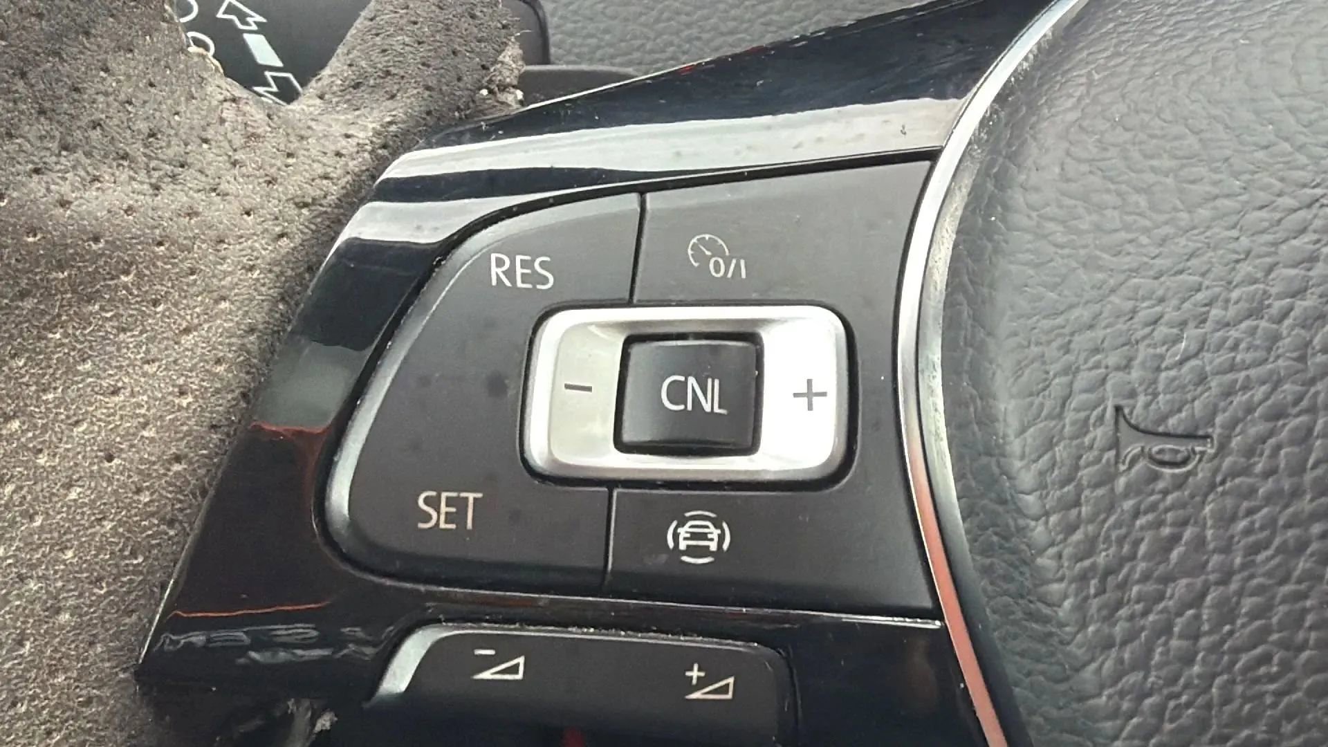 Used 2021 Volkswagen Golf 4-Door image 23