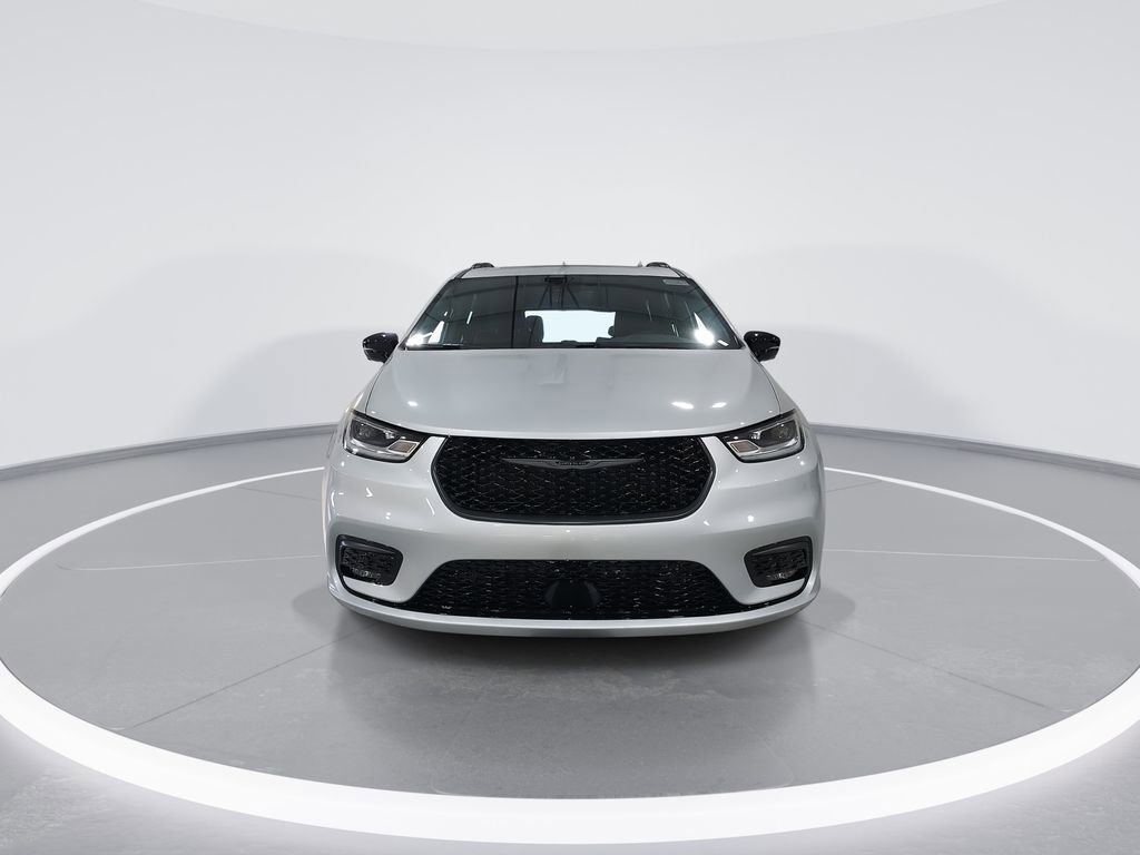 New 2026 Chrysler Pacifica Limited w/ S Appearance Package FWD image 3