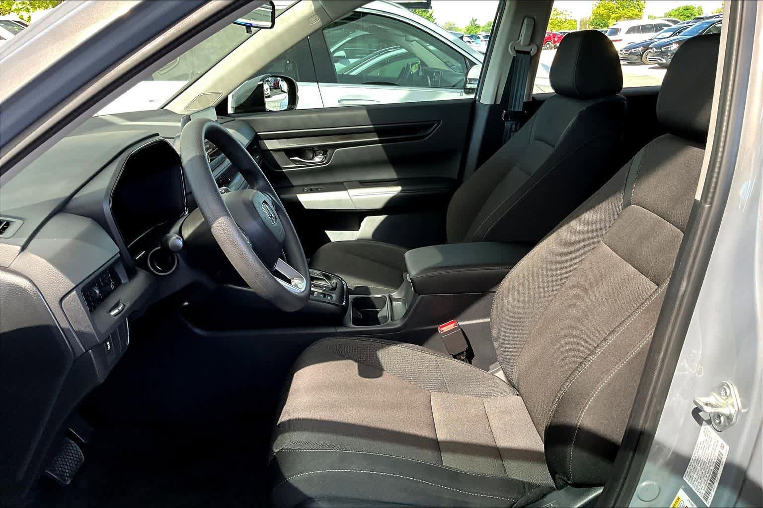 Used 2025 Honda CR-V EX image 8