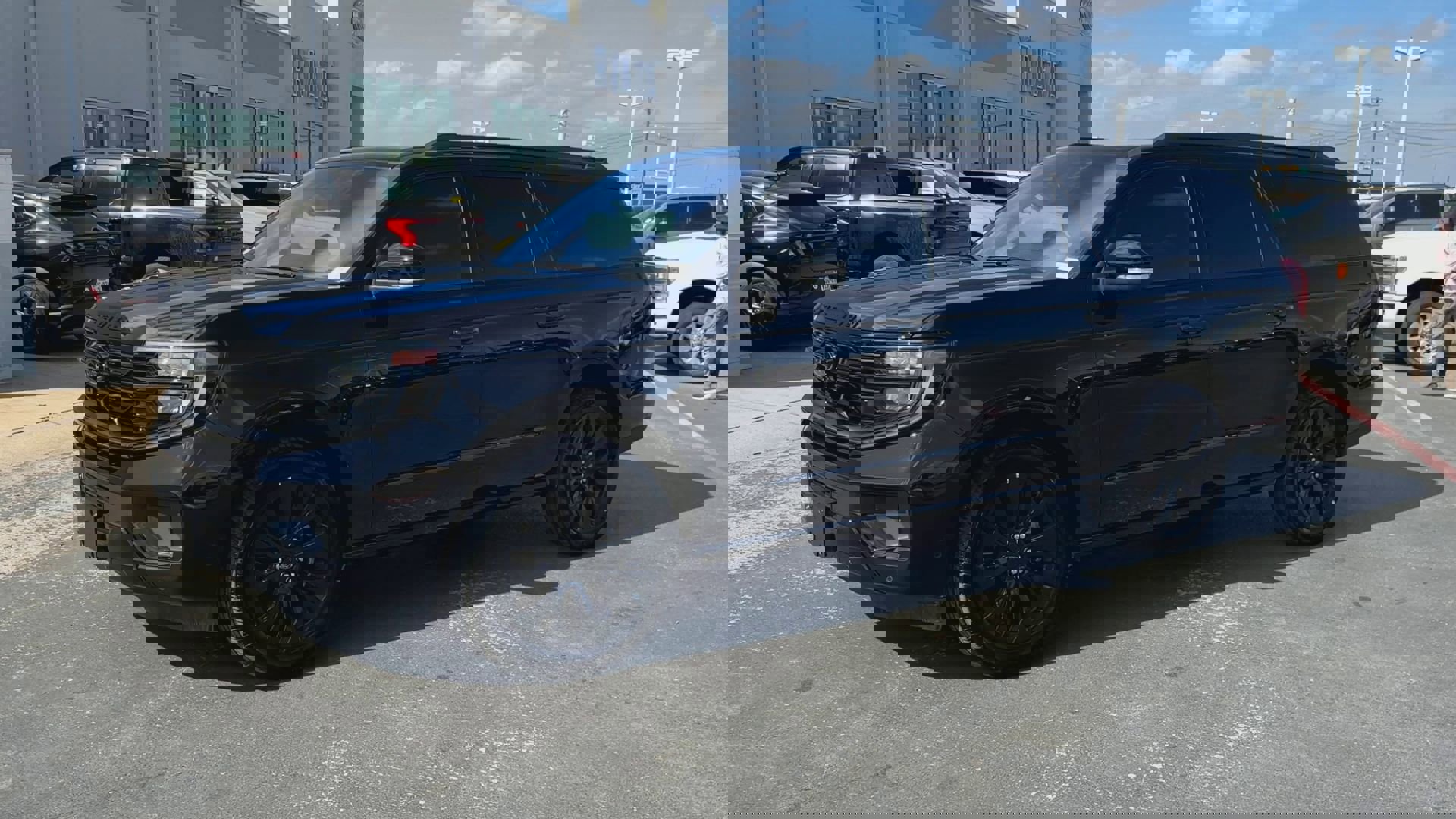 Certified 2025 Ford Expedition Max Platinum w/ Stealth Appearance Package image 4