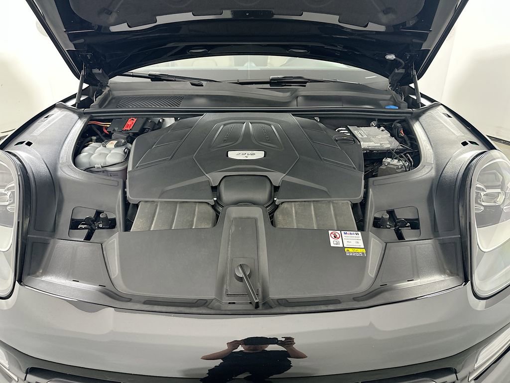 Used 2023 Porsche Cayenne S image 31