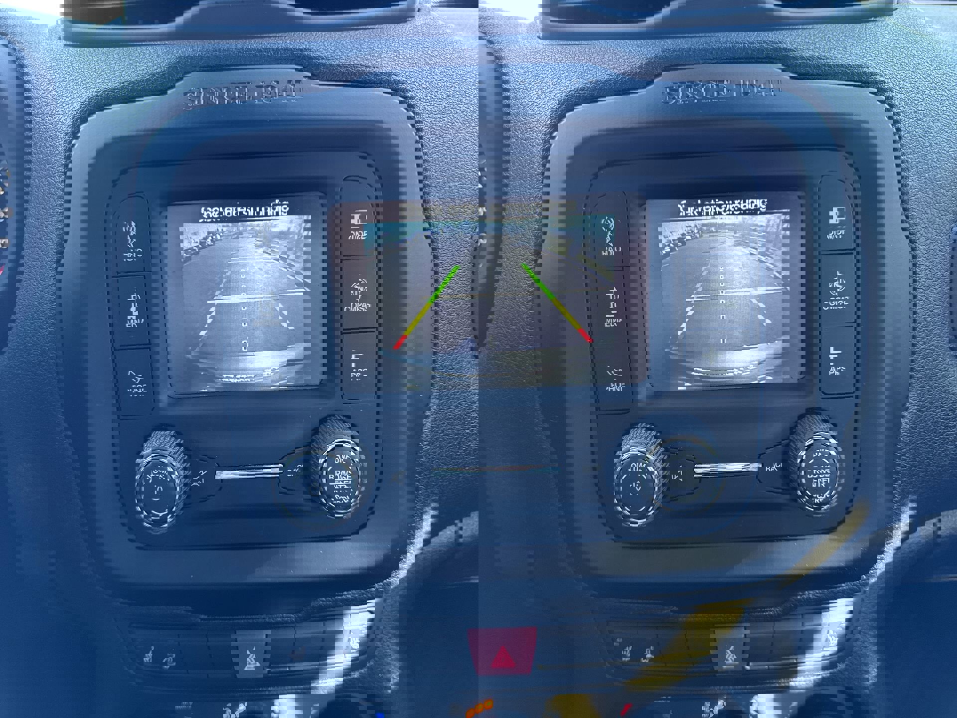 Used 2017 Jeep Renegade Latitude w/ Popular Equipment Group image 17