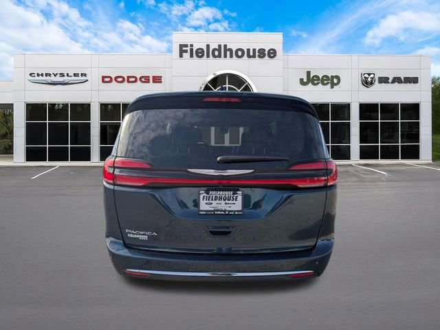 Used 2023 Chrysler Pacifica Touring-L image 12