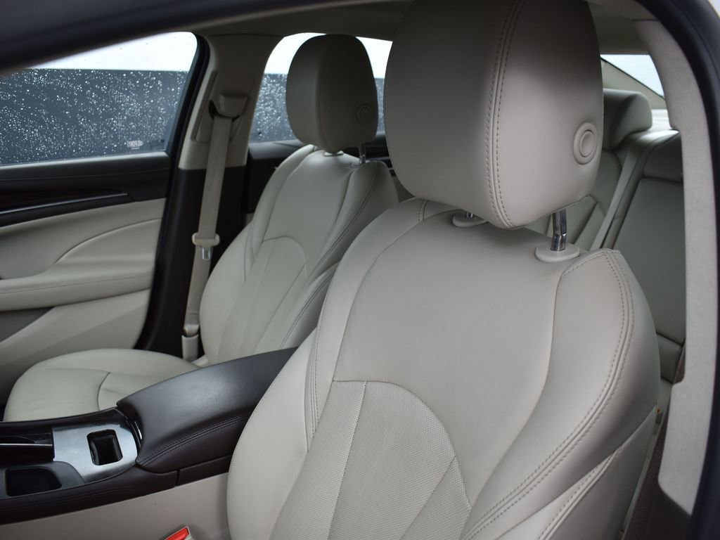 Used 2017 Buick LaCrosse Essence image 13