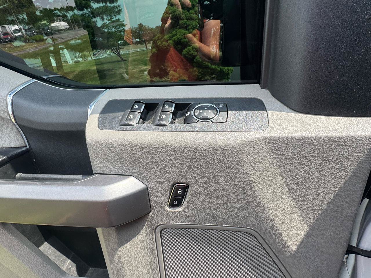 Used 2021 Ford F550 4x4 SuperCab Super Duty w/ Low Deflection Package image 9