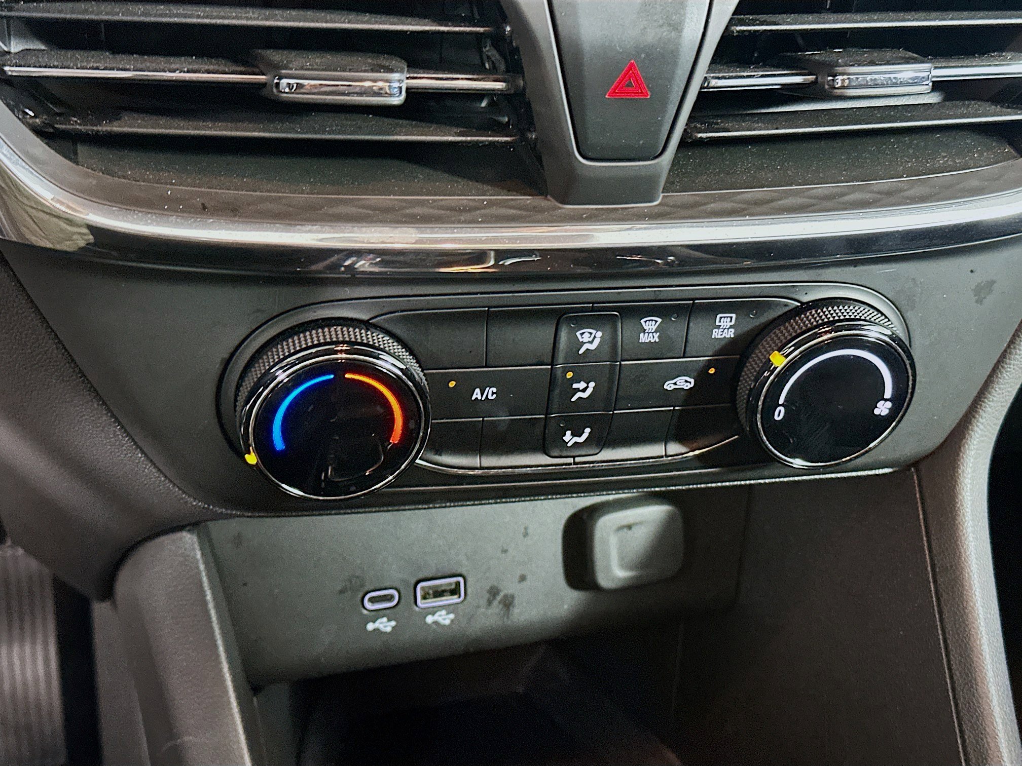Used 2025 Buick Encore GX Preferred FWD image 22