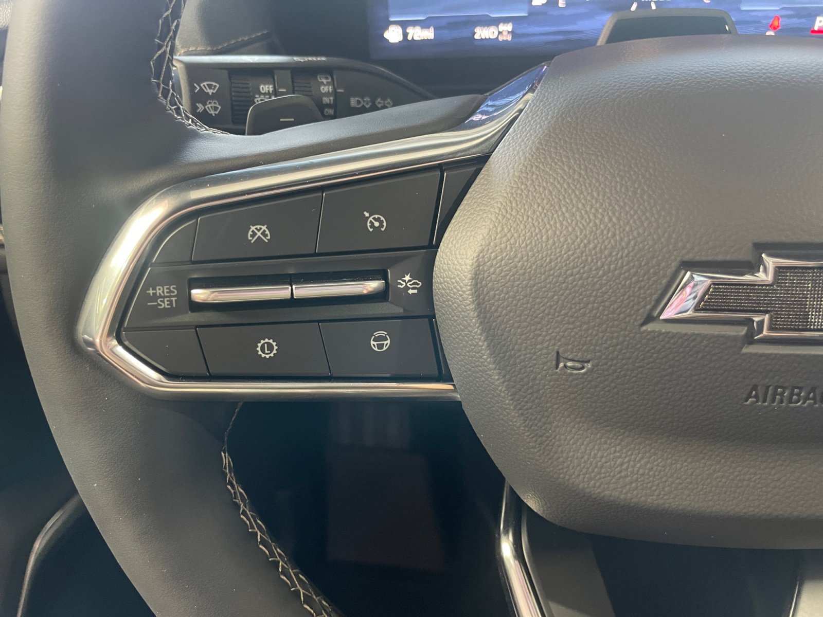 New 2027 Chevrolet Traverse Z71 w/ Enhanced Driving Package AWD/4WD image 10