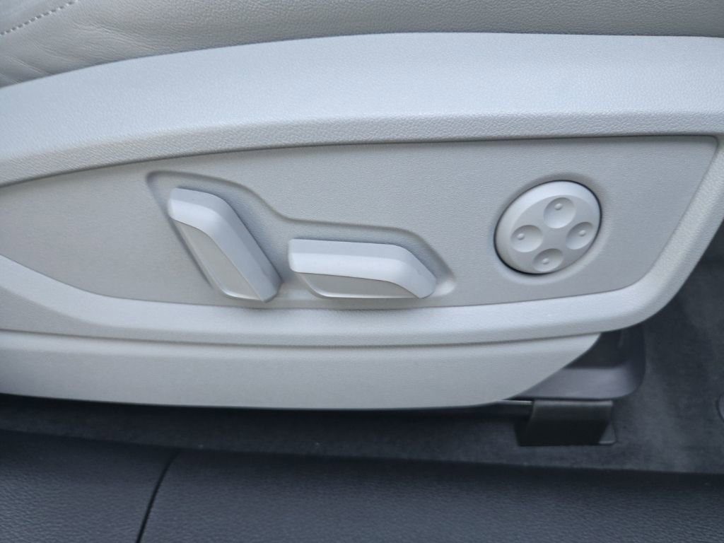 Used 2023 Audi Q5 2.0T Premium Plus w/ Premium Plus Package image 27